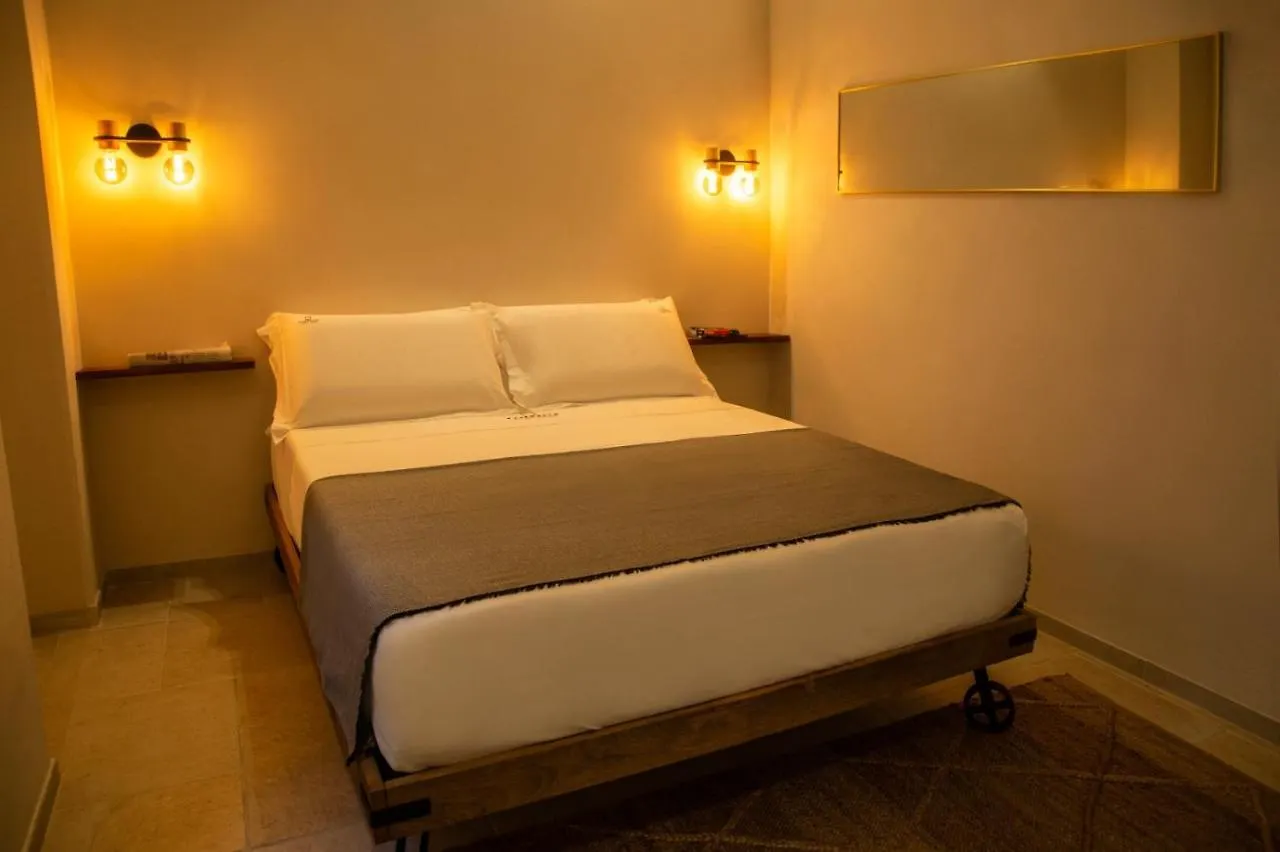 Ellements - Luxury Rooms Brindisi 0*,